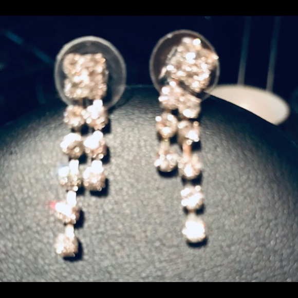 Brand New Gorgeous Crystal Necklace and Matching Earrings Set - Picture 4 of 4